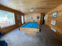Creekside Cabin With Mountain Views - Chalets