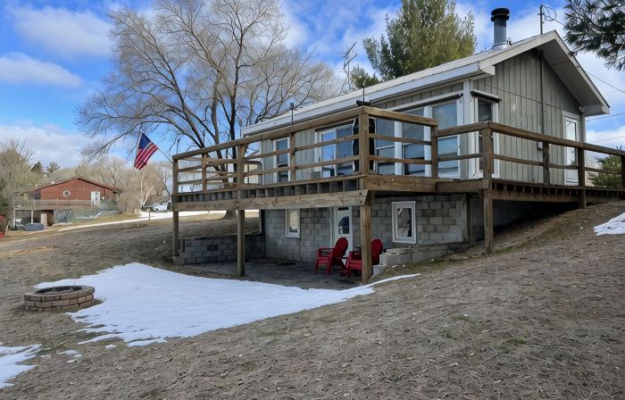 Cozy Cabin, View of Boyne Mountain! Skybridge, Snowboard, Ski, Golf, Bike, Hike!