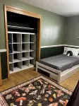 Family fun House - large fenced in backyard, Theater, Bean bag Lounge - واي فاي