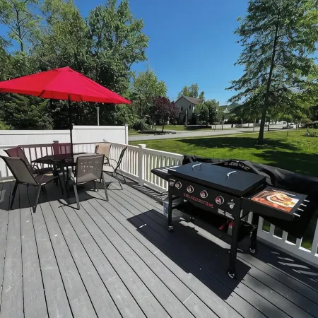 Tip Of The Town Fresh and New 3 Bedroom Nest