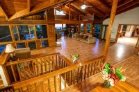 VERY PRIVATE, expansive ocean VIEWS, close to BEST BEACH - 3-Star