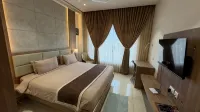 Hotel Vahini Grand - Parkplatz