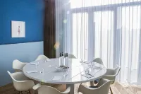 Vesper Hotel - breakfast