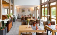 Country Inn Suitenhotel - parking