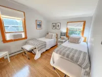 COZY 3 BR/2 BA CAPE COD IN QUIET NEIGHBORHOOD. CLOSE TO OB CENTER AND LAGOON. - 4-Star