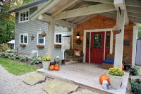 Perfect Fall Foliage Getaway- Family Friendly w/ Indoor Hot Tub, 5mi to Jay Peak - Homestays