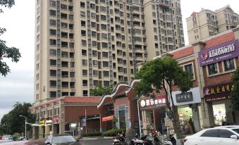 Yueyue Homestay (Zhangzhou Railway Station Branch)