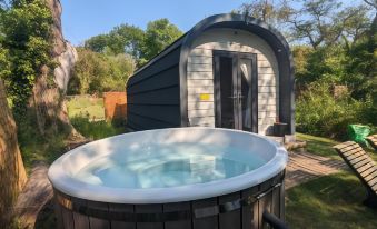 Emlyn's Coppice - Luxury Woodland Glamping