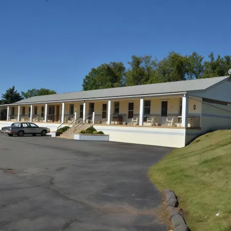 Budget Host Inn