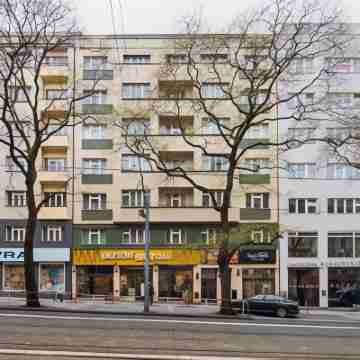 Helen Hostel u Náměstí Míru Hotel Exterior