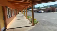 Relax Inn Yreka Hotels in Yreka