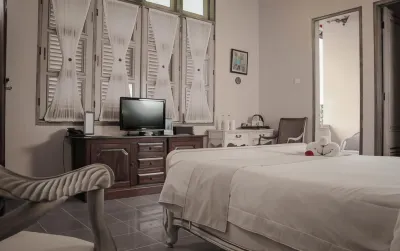Kayu Arum Resort Hotel dekat Gardu Pandang Timboa