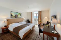Hôtel de la Paix Lausanne فنادق في Cully