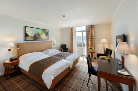 Hôtel de la Paix Lausanne Отели в г. Пюли