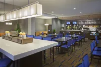 Courtyard Toronto Markham - พร้อมอาหารเช้า