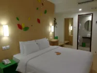 Ascent Hotel & Cafe Malang Hotels near Malang City Square