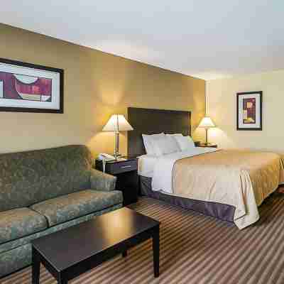 Quality Inn & Suites Frostburg-Cumberland Rooms