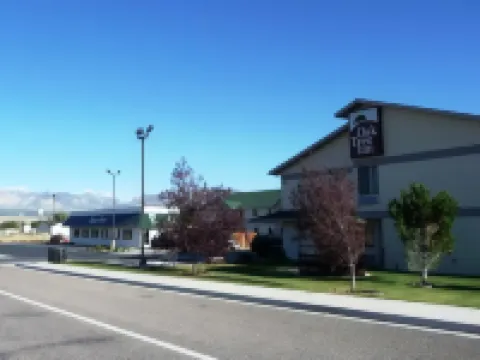 Travelodge by Wyndham Milford