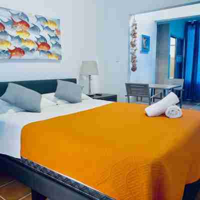 Discovery Inn & Suites at 681 Ocean Drive Rooms