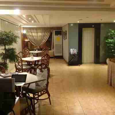 Maxandrea Hotel Dining/Meeting Rooms