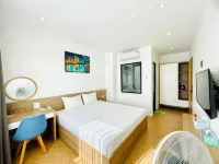 The Track Homestay - Near Bai Dai Beach  호텔