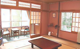 Oshino Kogen Hotel