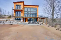 Custom Windham Mtn Villa w/ Pool, Theater & Views! - Homestays