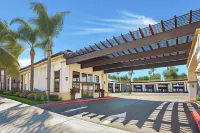 Stanford Inn & Suites Anaheim - 2-Star