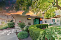 The Oakhurst Inn at Yosemite Hotels in Oakhurst