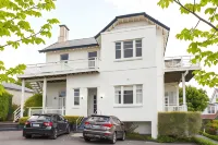 Highbury Apartments