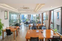 Waikiki Beach Hotel Hotels in Đà Nẵng