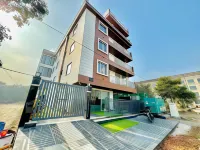Raksha Suites & Banquet Greater Noida Hotel a Greater Noida