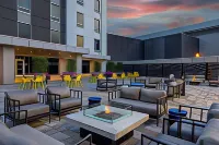 Home2 Suites by Hilton Bristol - piscina