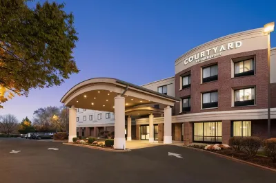 Courtyard Wall at Monmouth Shores Corporate Park فنادق في Wall Township
