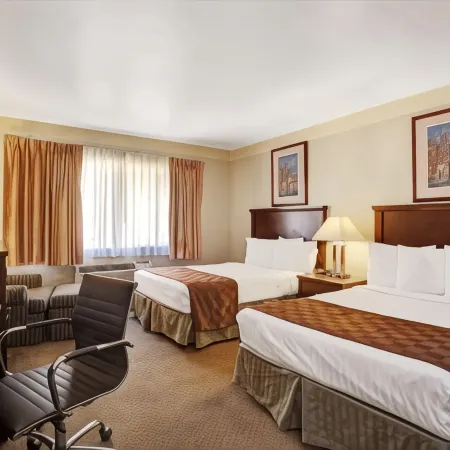 Travelodge by Wyndham Everett City Center