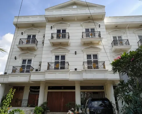 RedDoorz Syariah Near Lahat Station Hotels in Lahat