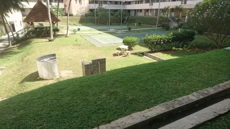 Family Beach Condo PD@Cocobay Resort Condominium Отели в г. Si Rusa