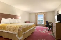 Days Inn & Suites by Wyndham Belmont