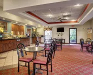 Quality Inn & Suites Hotels in Clinton