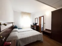 Hotel Vienna Hotels in Venice