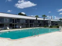 Motel 6 Tifton, GA - Pools
