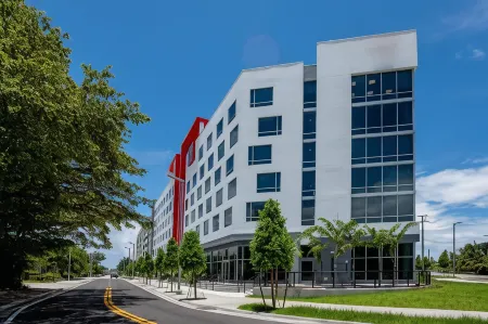 Kompose Boutique Hotel Miami Airport