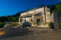 Apartments Villa Nadalina Deluxe Hotels near Punta Rata Beach