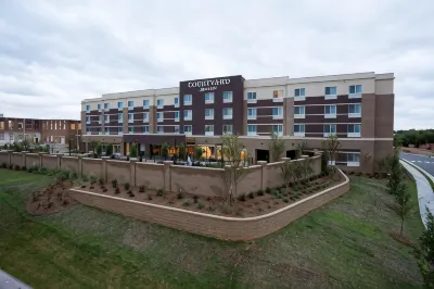 Courtyard Starkville MSU at the Mill Conference Center فنادق في Starkville