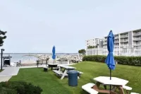 Thunder Island Bayfront Condo - Walk to Beach  - next to Convention Center