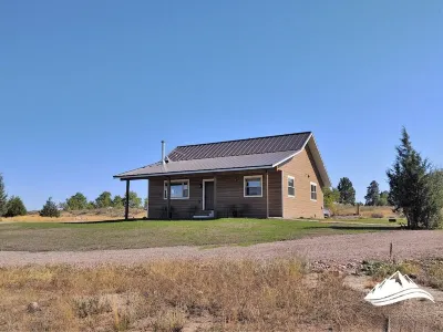 New Cabin | Sleeps 8 | Private Acreage | Mountain Views | Water Frontage