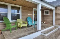 Adorable Cottage 1.5 blocks from the beach!
