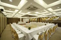 Express Towers Hotel