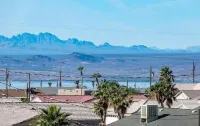 Beautiful Lake Havasu Pool Home in quiet neighborhood w/ Mountain & Lake VIEWS!