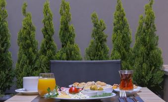 Four-G Hotel